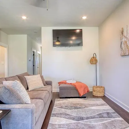 Relax At Indy Retreat - 3 Bd, 3Ba, Pvt Deck, Near Downtown Villa